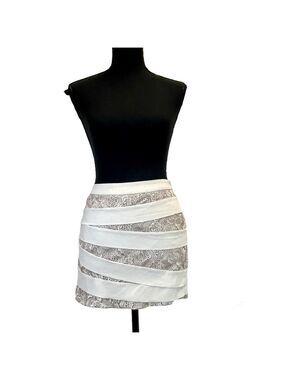 Bebe cream nude blush pink lace mini skirt Sz 6